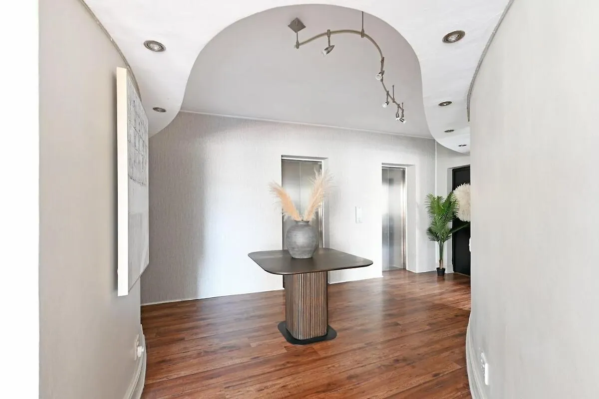 Elevated Luxury 2-Bed Apt With Elevator Access Le Cap 0*,