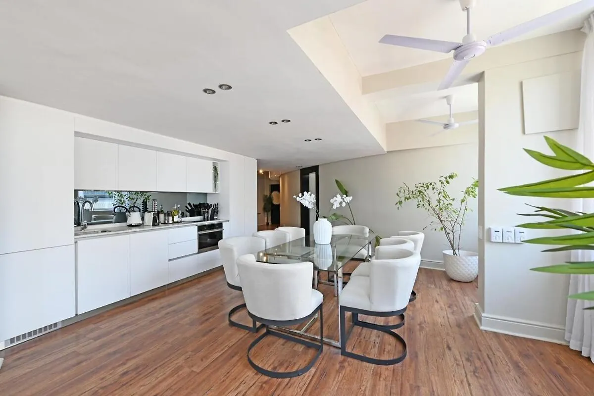 Elevated Luxury 2-Bed Apt With Elevator Access Le Cap Afrique du Sud