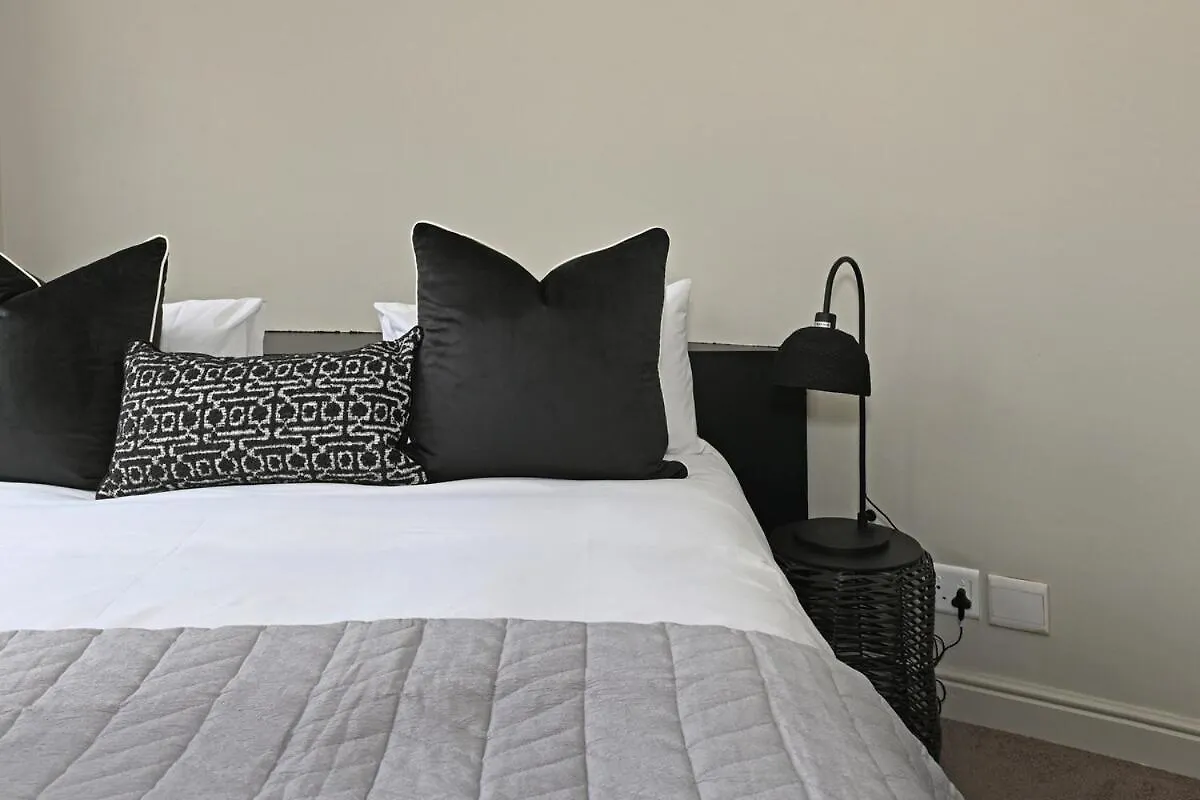 Elevated Luxury 2-Bed Apt With Elevator Access Le Cap 0*,  Afrique du Sud