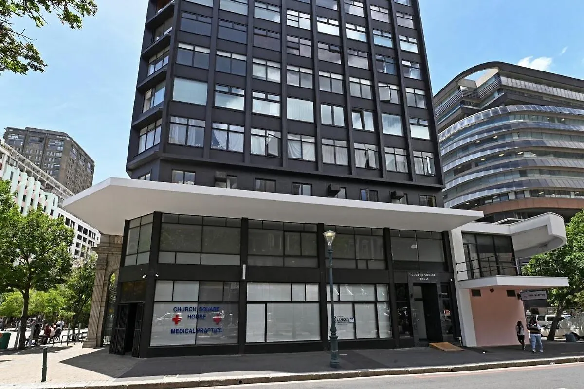 Elevated Luxury 2-Bed Apt With Elevator Access Le Cap